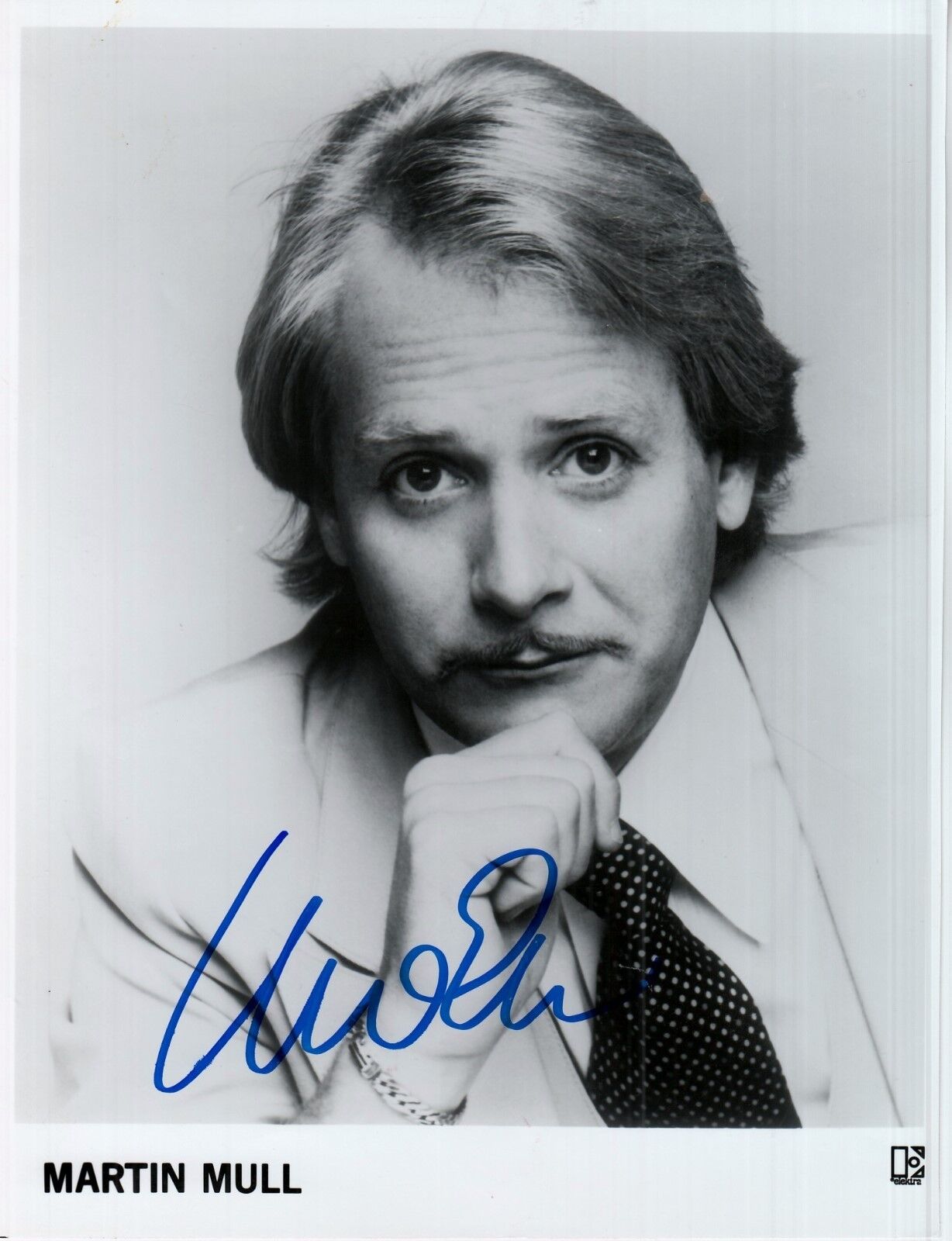 MARTIN MULL hand-signed FANTASTIC YOUNG 8x10 CLOSEUP uacc rd coa VINTAGE STILL