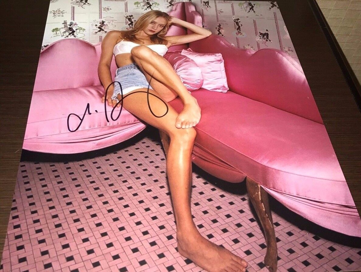 Chloe Sevigny Feet Look Sexy Actress Signed 11x14 Photo Poster painting Autographed COA