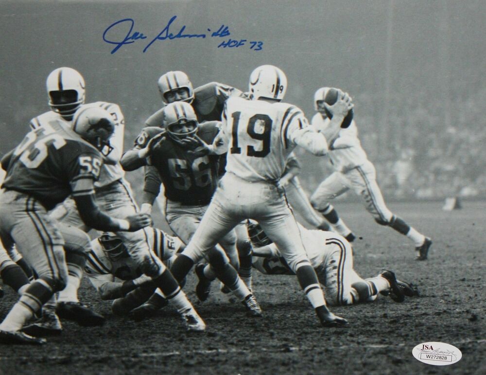 Joe Schmidt HOF Autographed 8x10 B&W On Field Photo Poster painting- JSA Authenticated