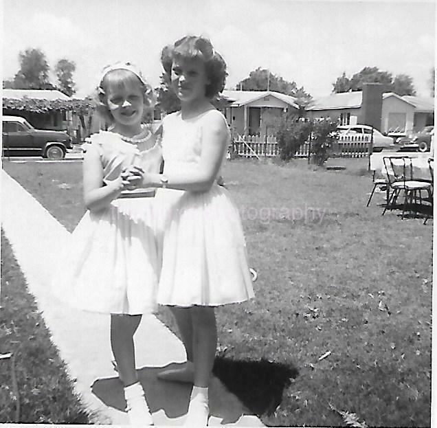Vintage FOUND Photo Poster paintingGRAPH Black And White YOUNG GIRLS IN WHITE Original 112 24 G