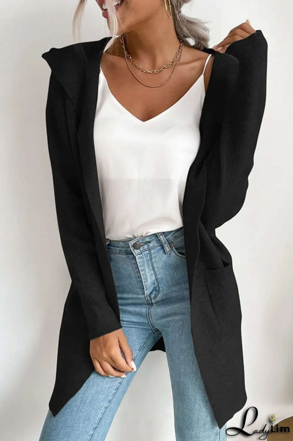 Effortless and Trendy Cardigan