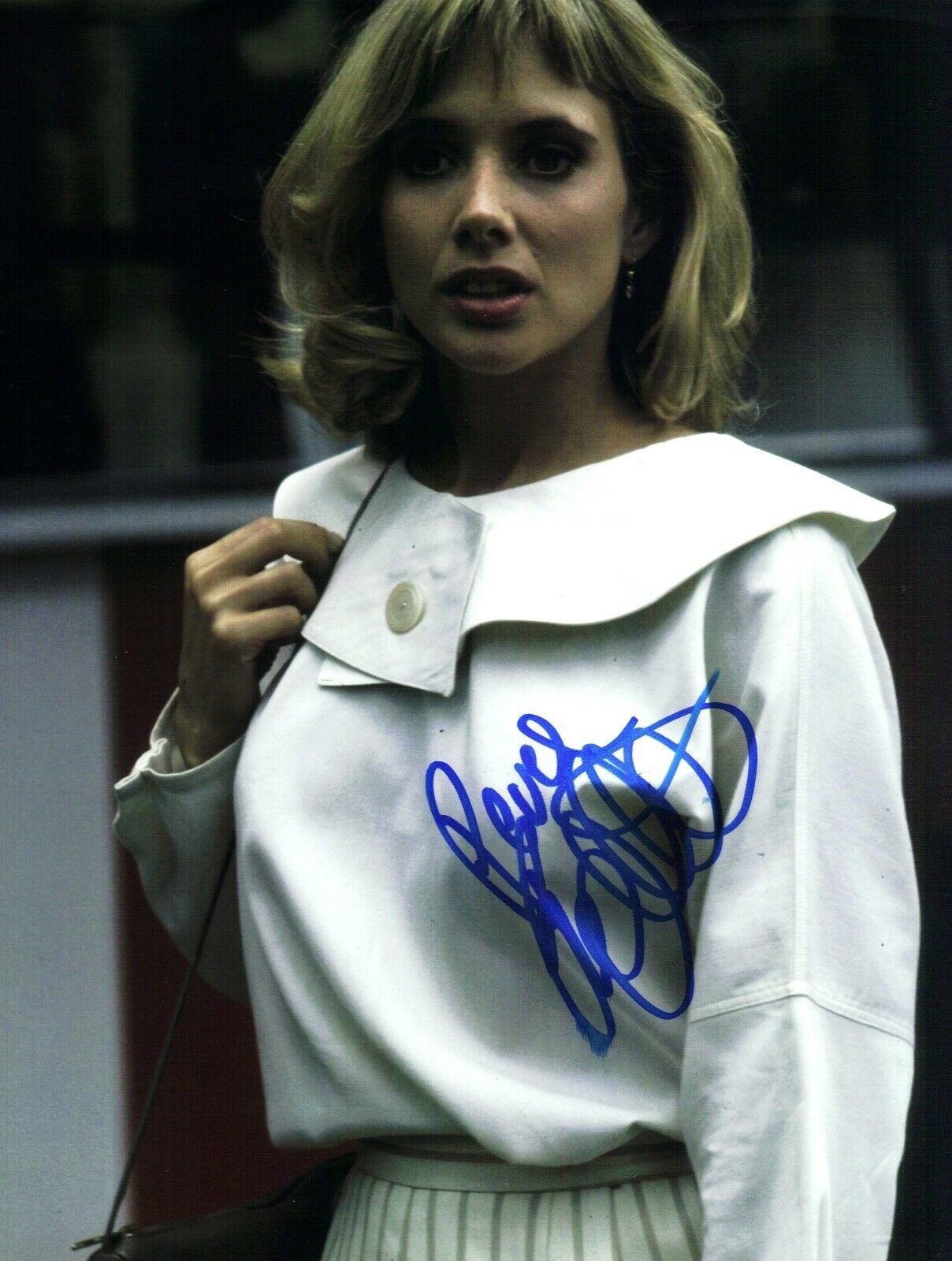 AUTOGRAPHED 8X10 SIGNED BY A YOUNG ROSANNA ARQUETTE STARRED IN PULP FICTION