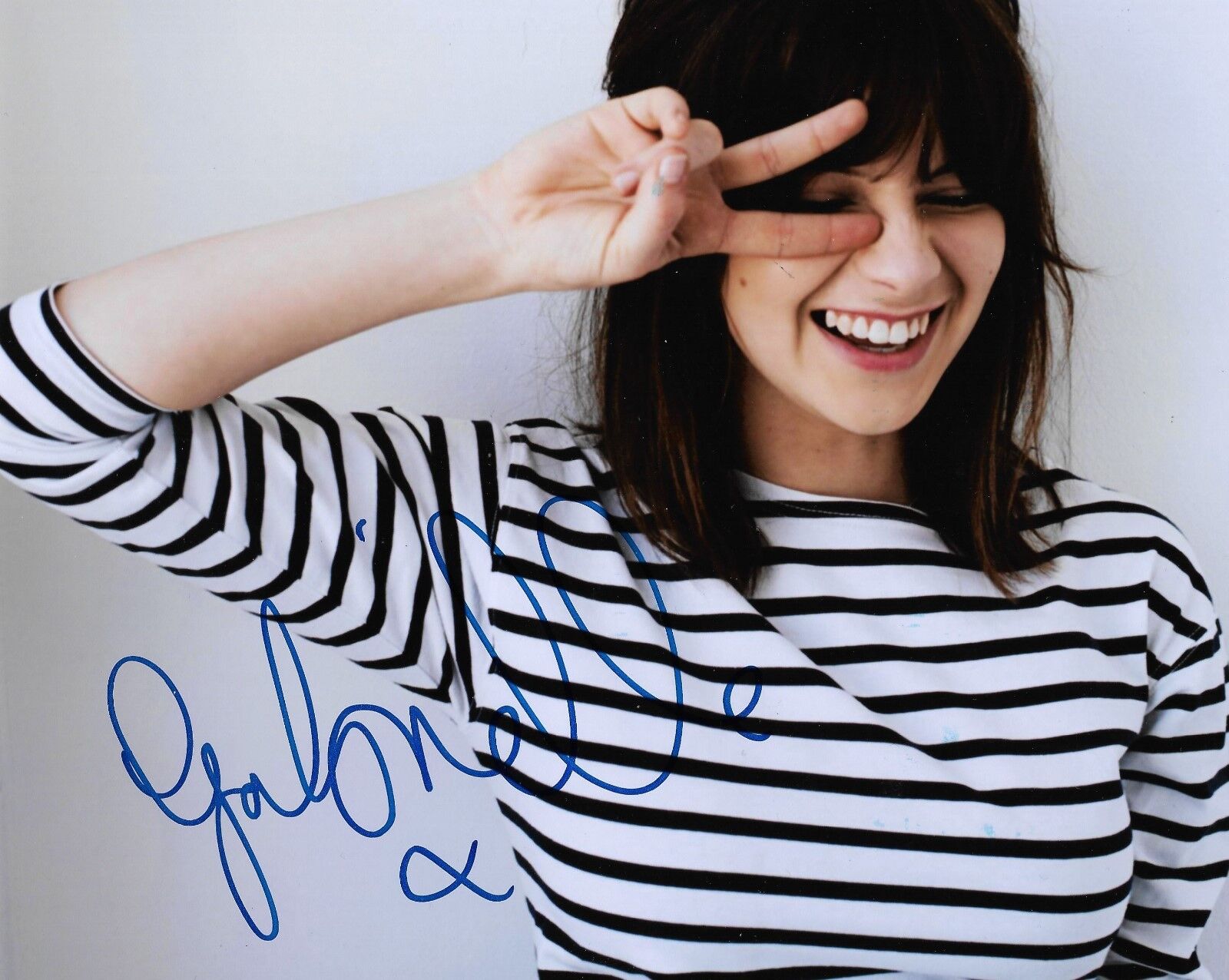 Gabrielle Aplin REAL hand SIGNED 8x10 Photo Poster painting #2 COA Autographed Youtube