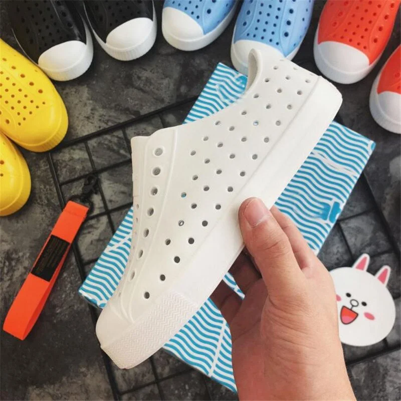 Miaoguan 2021 Children Nativ Jelly Shoes Summer Croc Shoes Scarpe Kids Garden Shoes Beach Hollow Mules Clogs Candy Color Sandals