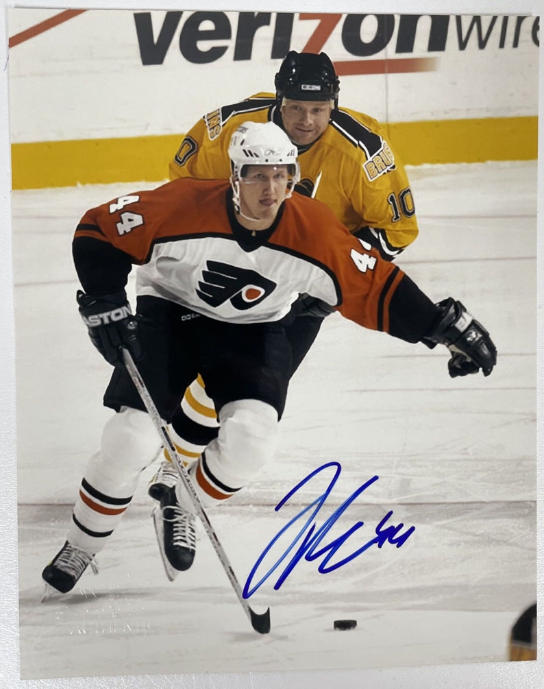 Joni Pitkanen Signed Autographed Glossy 8x10 Photo Poster painting Philadelphia Flyers - COA Matching Holograms