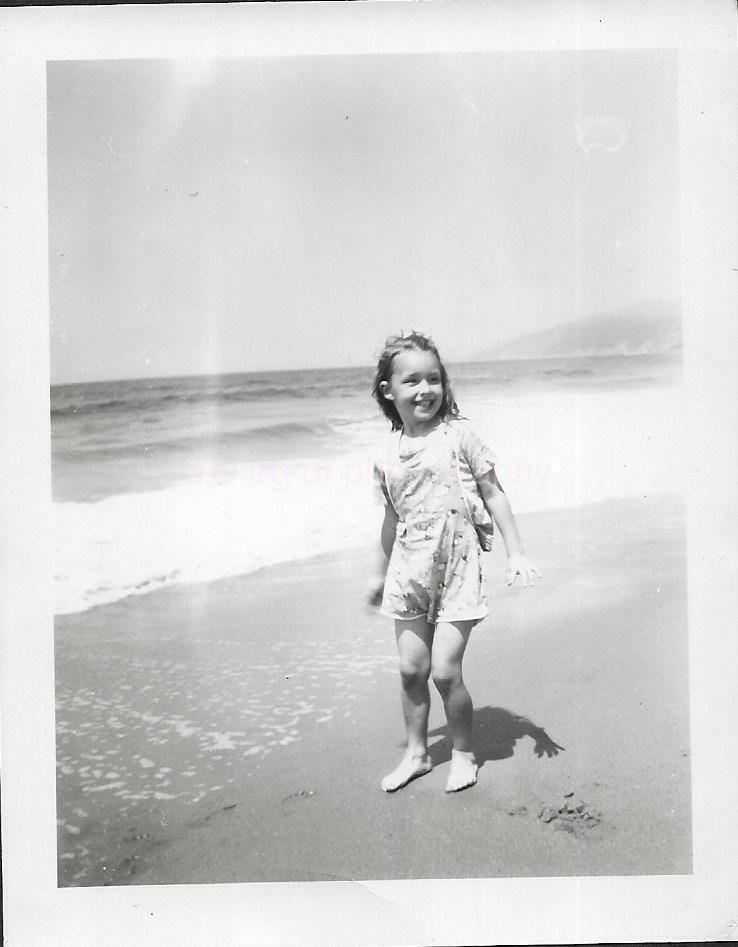 Vintage FOUND Photo Poster paintingGRAPH bw BEACH GIRL Original Snapshot 111 17 E