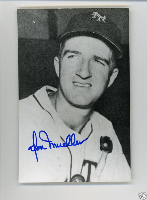 Don Mueller Giants SIGNED Autographed Photo Poster painting Postcard with JSA authentication