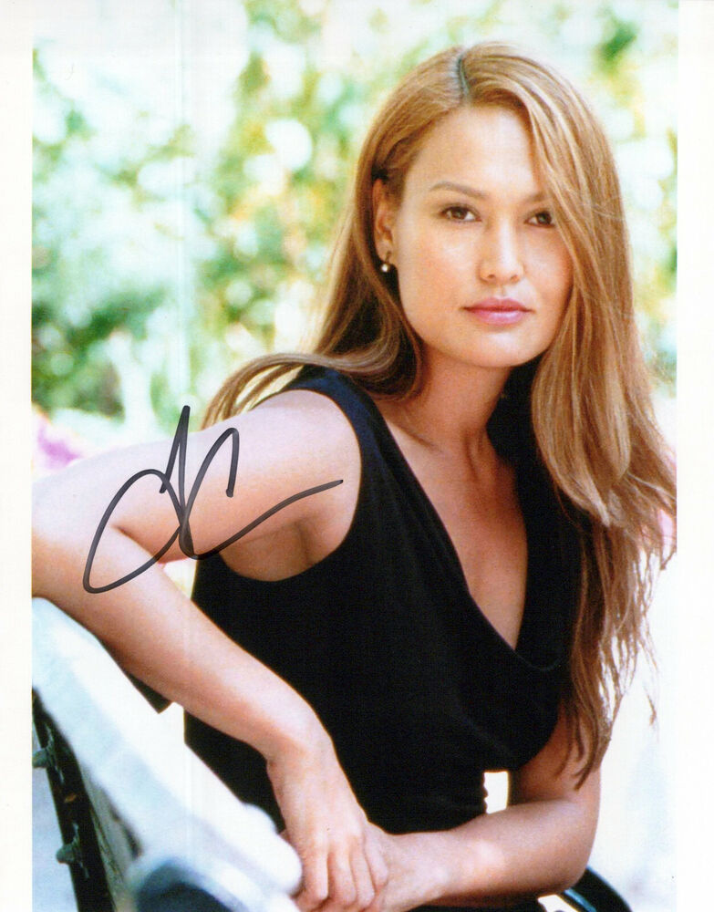 Tia Carrere glamour shot autographed Photo Poster painting signed 8x10 #22