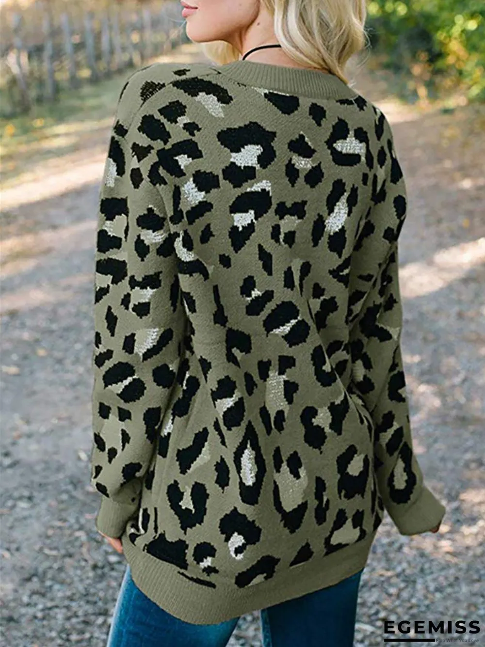Fashion Leopard Jacquard V-neck Sweater | EGEMISS