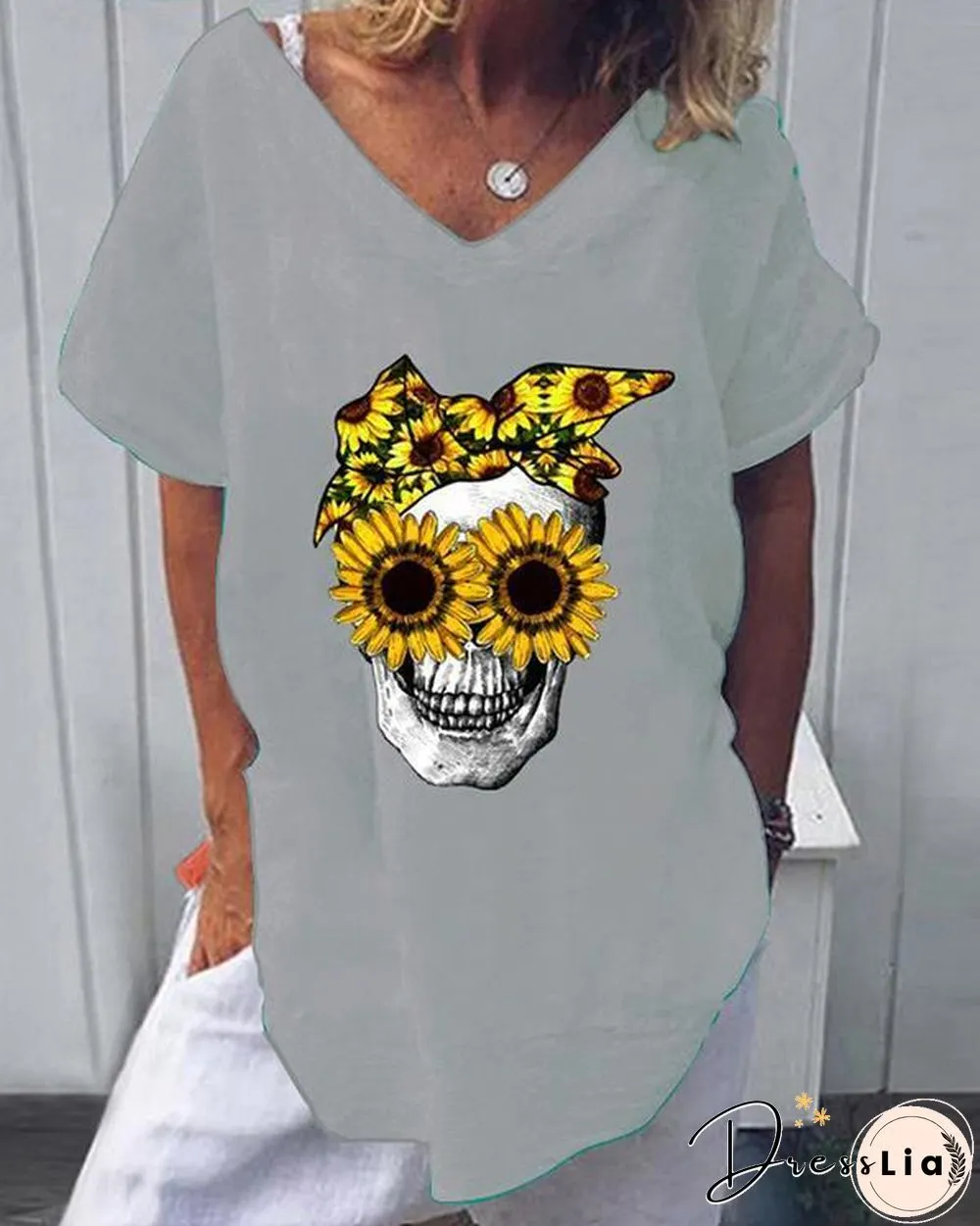 Skull Floral Print Casual V-Neckline Short Sleeve Blouses