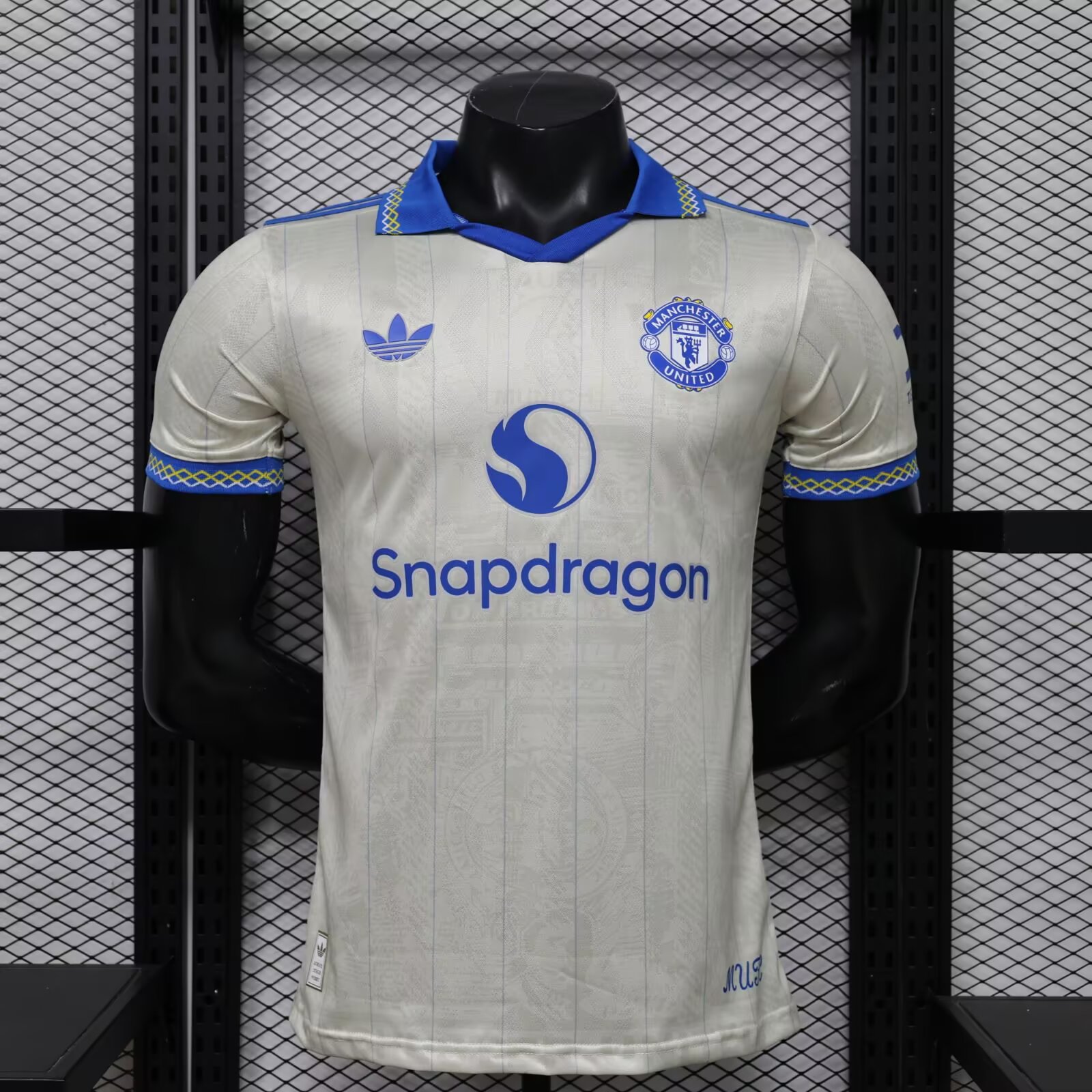 2026/2027 Player Version Manchester United Special Edition Football Shirt（The player version jersey is a bit tight, please pay attention to the size selection）