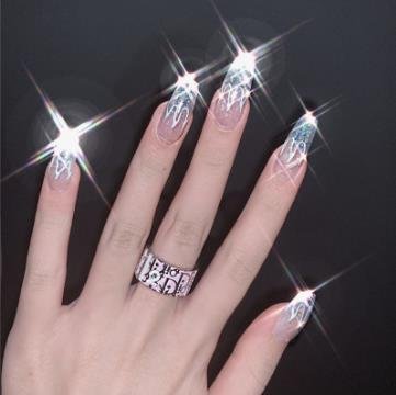 24pcs/set Fashion Laser Glitter False Nails Middle Long Silver Fire Pattern Full Nail Art Tips Girl Nail Accessories Fake Nails