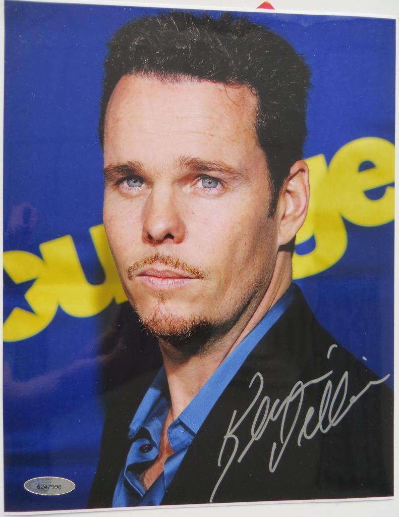 Kevin Dillon Signed Entourage Authentic Autographed 8x10 Photo Poster painting (TRISTAR)