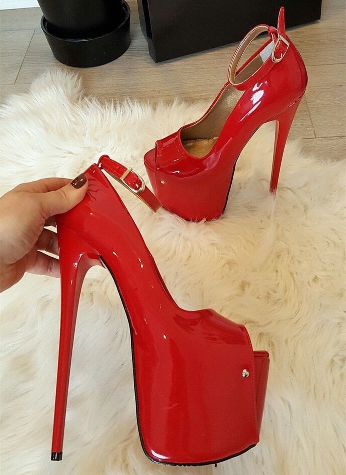 GOOSHOE Red Patent Leather Peep Toe Pumps
