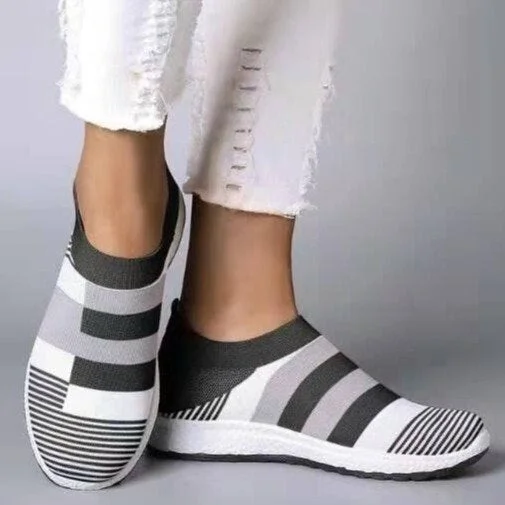 New Women Sneakers Vulcanized Shoes Sock Sneakers 2020 Women Summer Slip On Flat Shoes Women Plus Size Loafers
