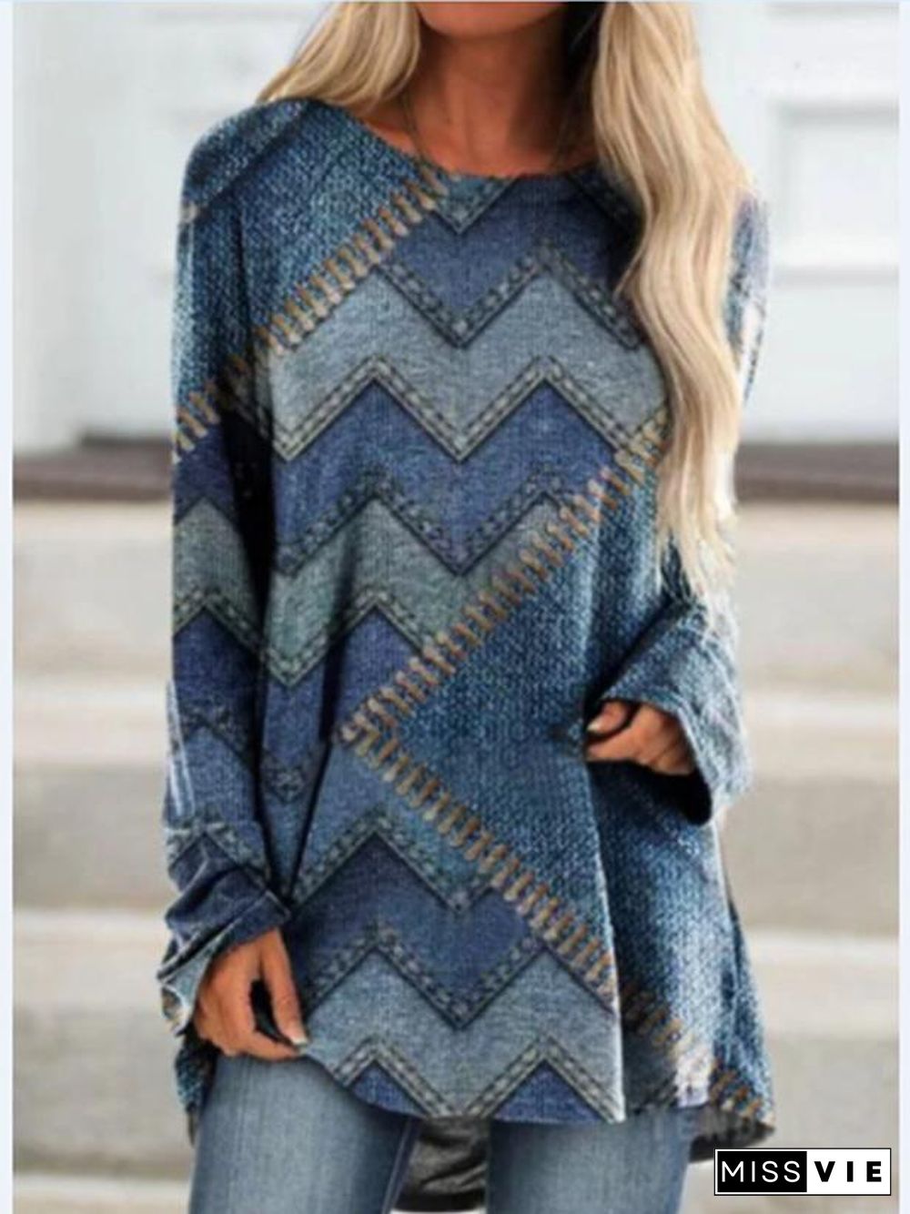 Women's Scoop Neck Long Sleeve Printed Tops