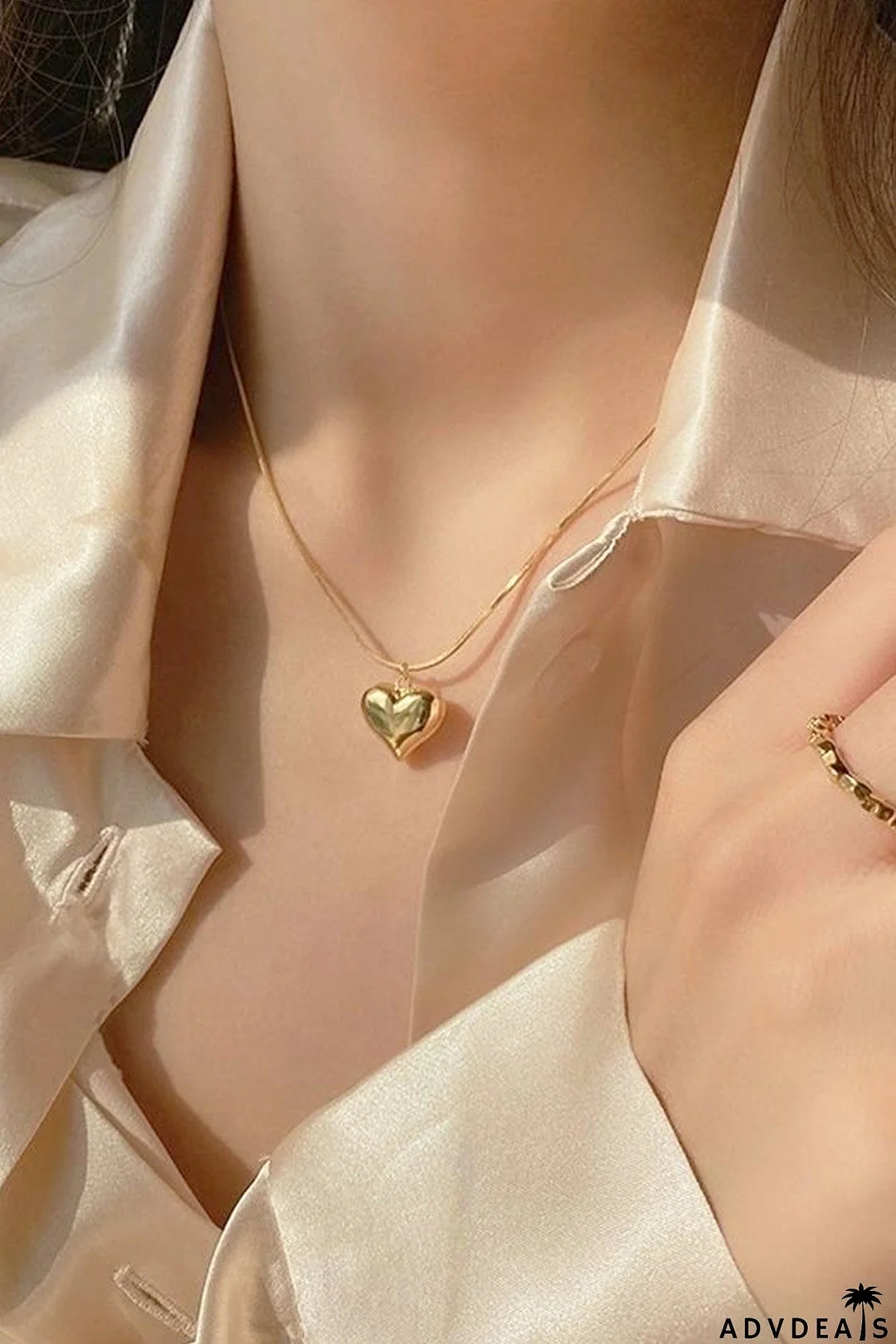 Three-dimensional Heart Necklace