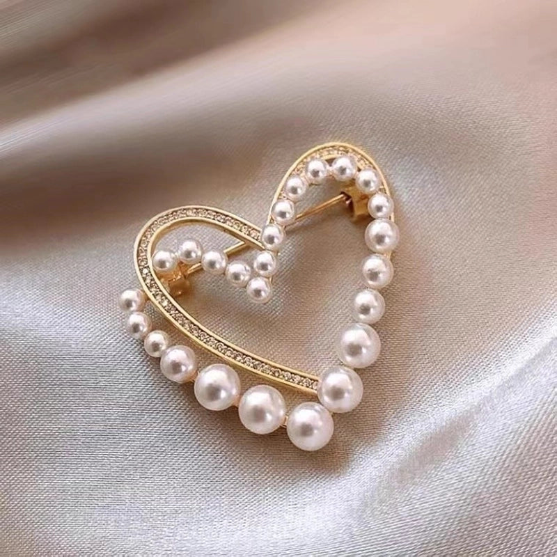 Minimalist Pin Heart Shape Alloy Plating Inlay Rhinestones Pearl Women’s Brooches