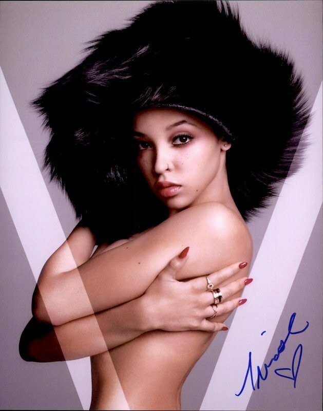 Model Tinashe authentic signed RAPPER 8x10 Photo Poster painting W/ Certificate Autographed (A5)