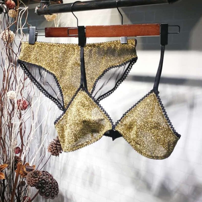 Wriufred Comfortable Plus Size Bra Sets Temptation Wild Triangle Cup Underwear Gold Sliver Ultra thin Sexy Lingerie Sets