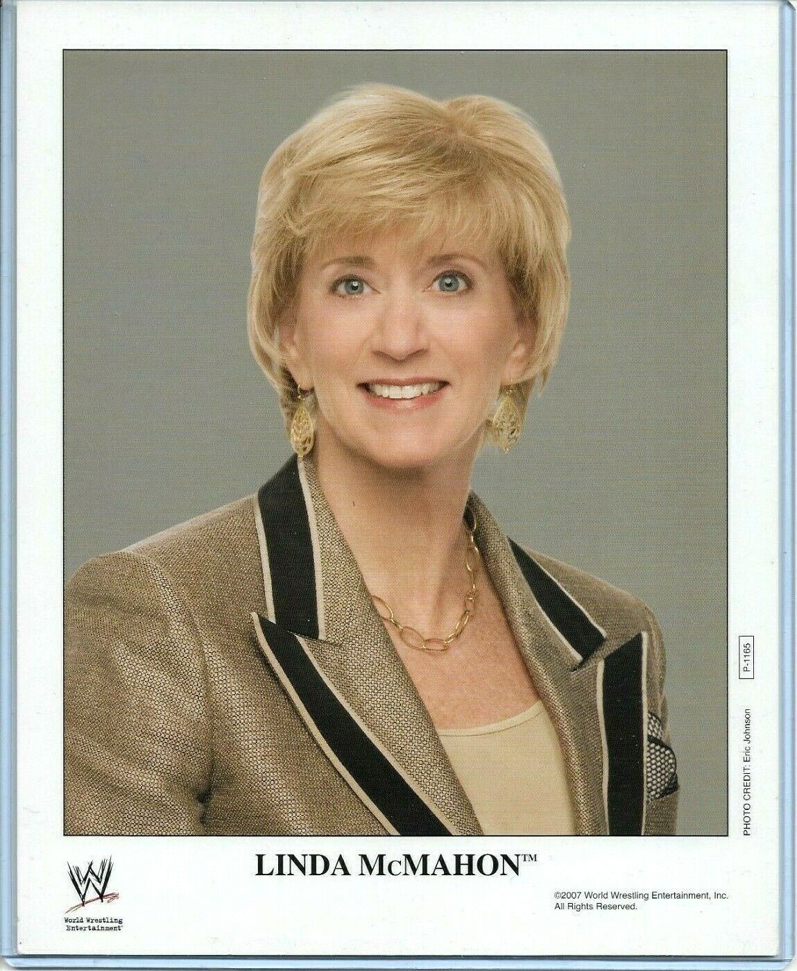 WWE LINDA MCMAHON P-1165 OFFICIAL LICENSED AUTHENTIC ORIGINAL 8X10 PROMO Photo Poster painting