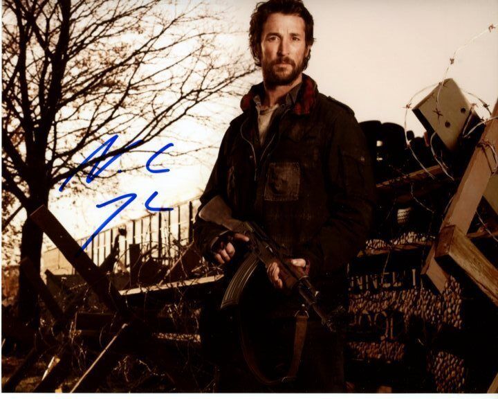 NOAH WYLE signed autographed FALLING SKIES TOM MASON Photo Poster painting