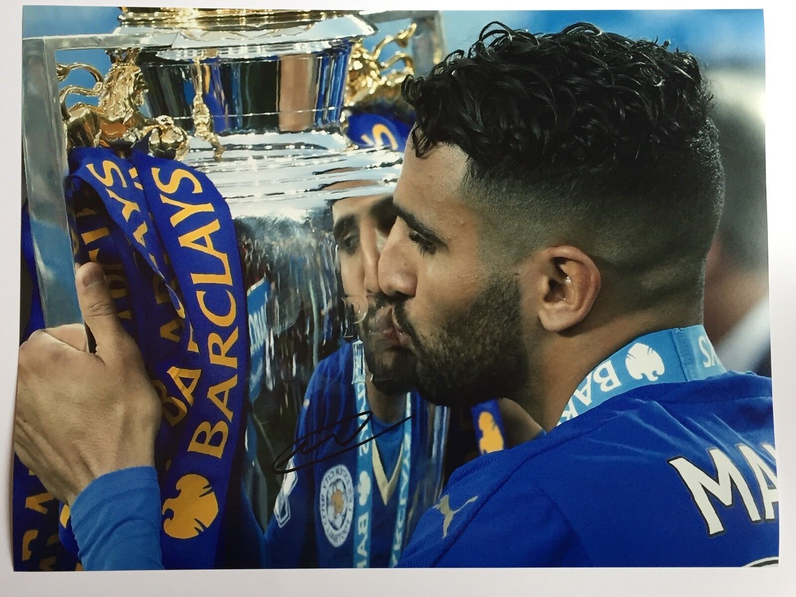 LEICESTER CITY HAND SIGNED RIYAD MAHREZ 16X12 Photo Poster painting 1.