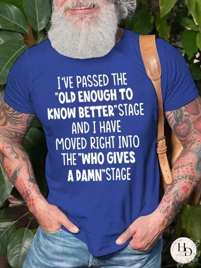Camiseta informal de manga corta con cuello redondo y suficiente edad para saberlo