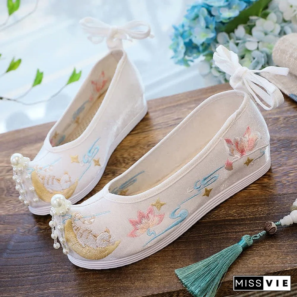 Vintage Lotus Moon Embroidery Pearl Lace Up Flats Shoes