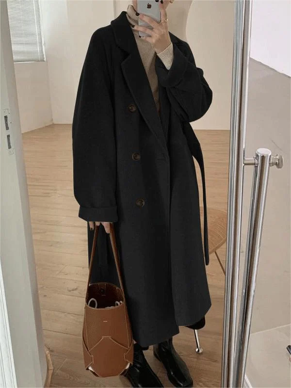 Brownm long coat with lapel collar