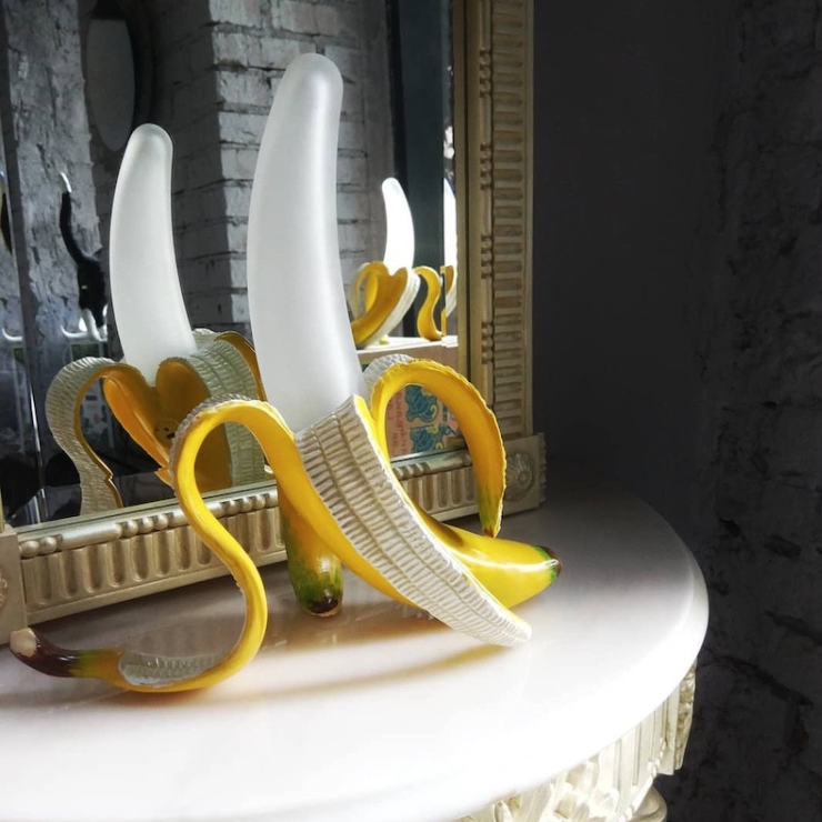 Creative Banana LED Table Lamp - Dimmable & Portable Resin Banana Shapes  Night Light