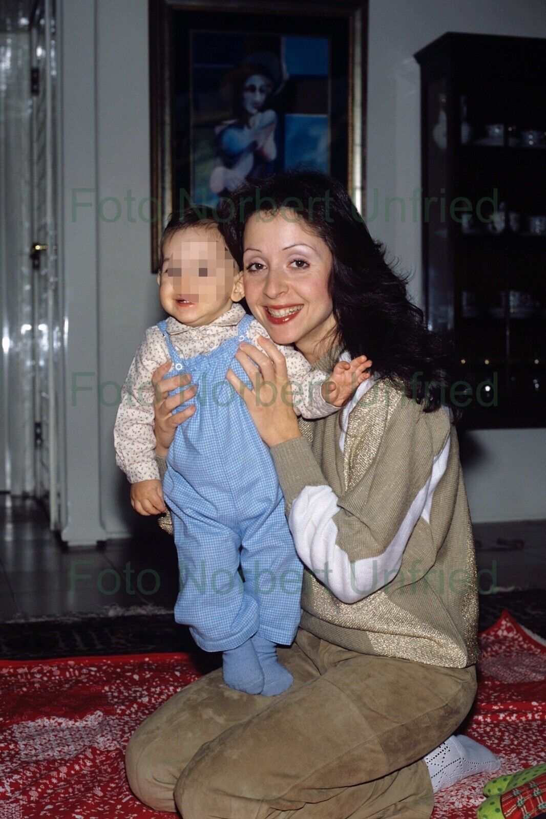 Vicky Leandros With Child - Photo Poster painting 20 X 30 CM Without Autograph (Nr 2-318