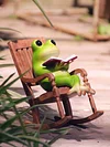 Handmade Resin Crafts Creative Frog Rocking Chair Ornaments Garden Balcony Landscaping Desk Table Decoration