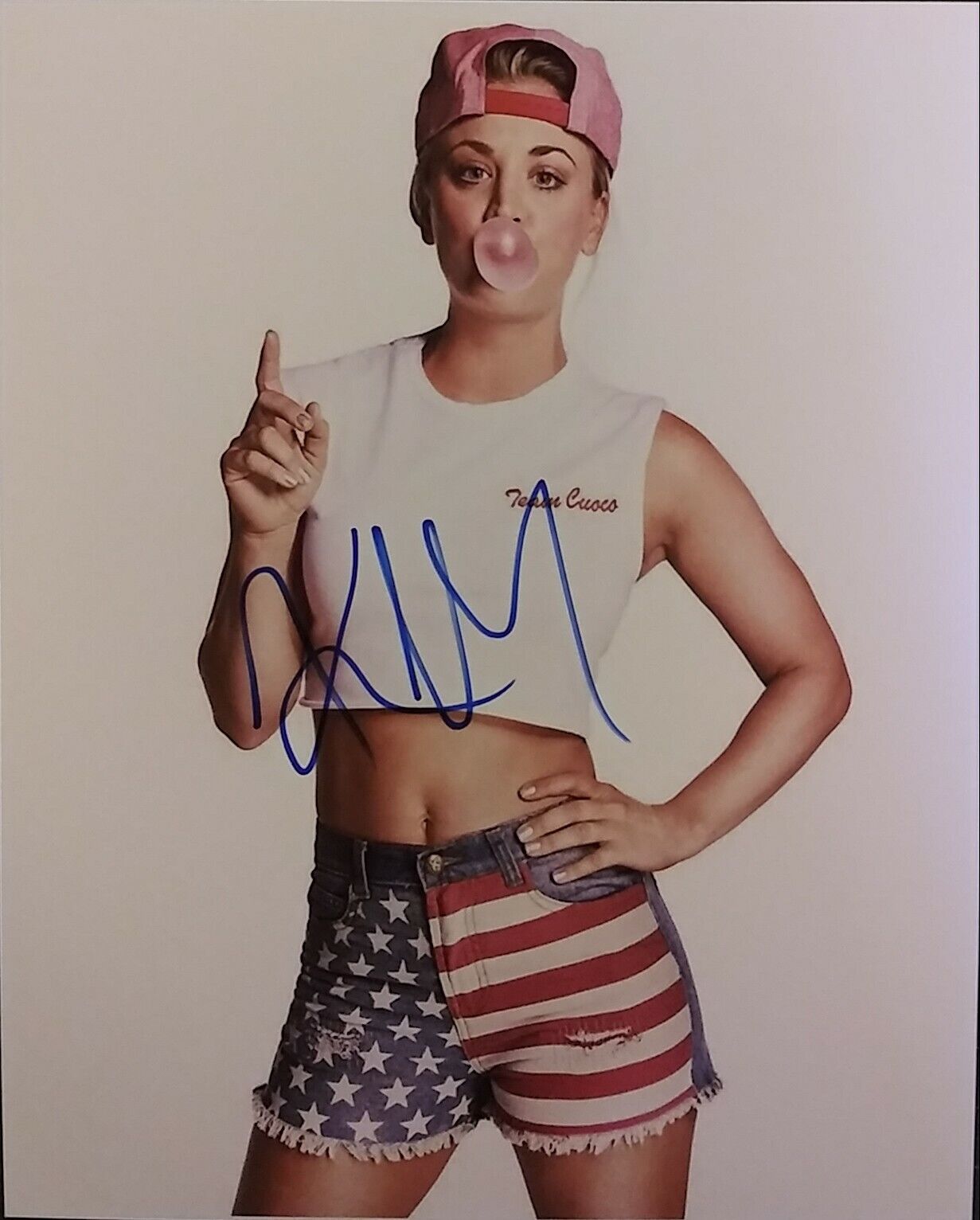 Kaley Cuoco signed 8 x 10