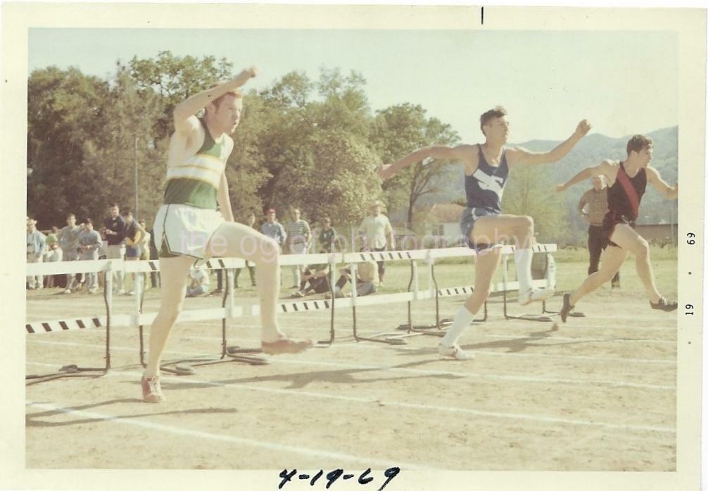 Runners FOUND Photo Poster paintingGRAPH Color SCHOOL BOYS Original 1960′s JD 13 13 S