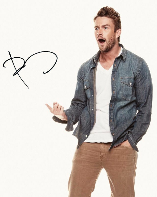 Robert Buckley Autograph Signed Photo Poster painting Print