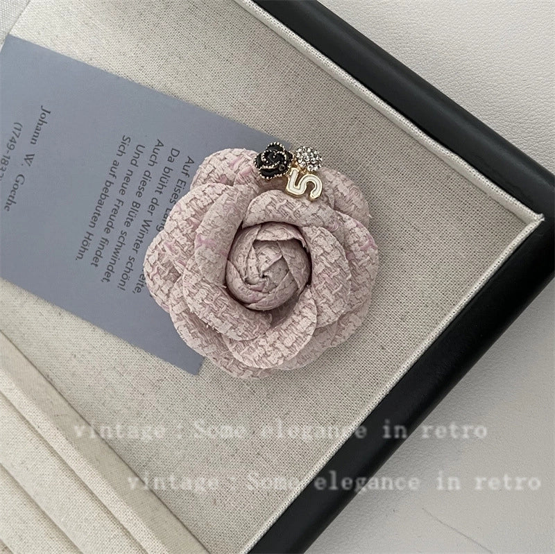 Elegant Pin Flower Imitation Pearl Plating Women’s Brooches