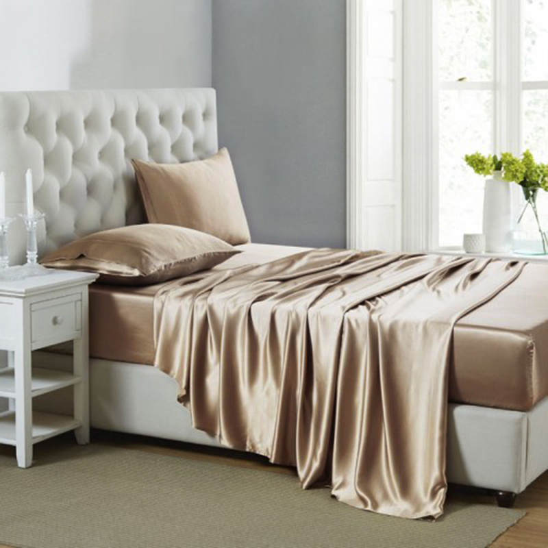 25 MOMME Parure de drap en soie 4 pièces Taupe