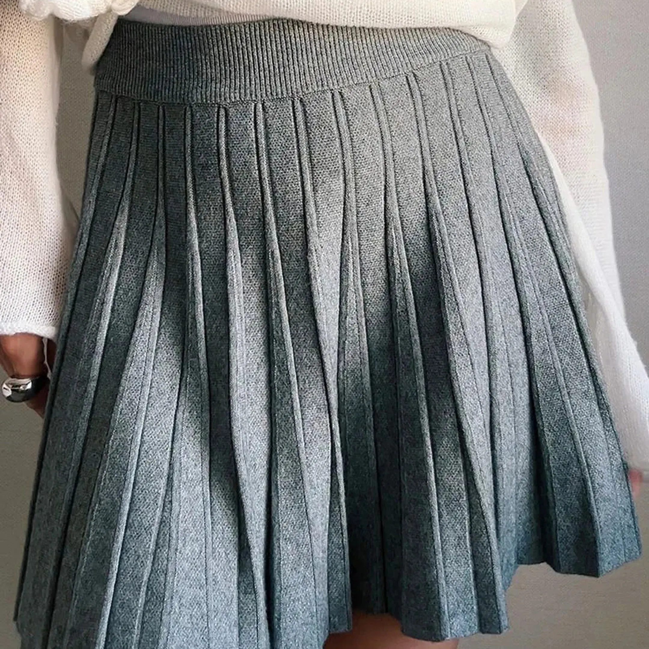Women's Soft Pleated Midi Skirt &ndash; Elasticated Waist Comfort