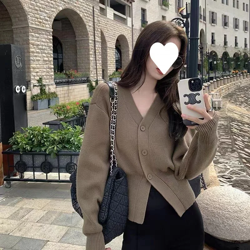 Uveng Uveng Gentle White V-Neck Knitted Cardigan Women's Spring And Autumn High-End Lazy Wind To Collect Short Sweater Jacket Winter