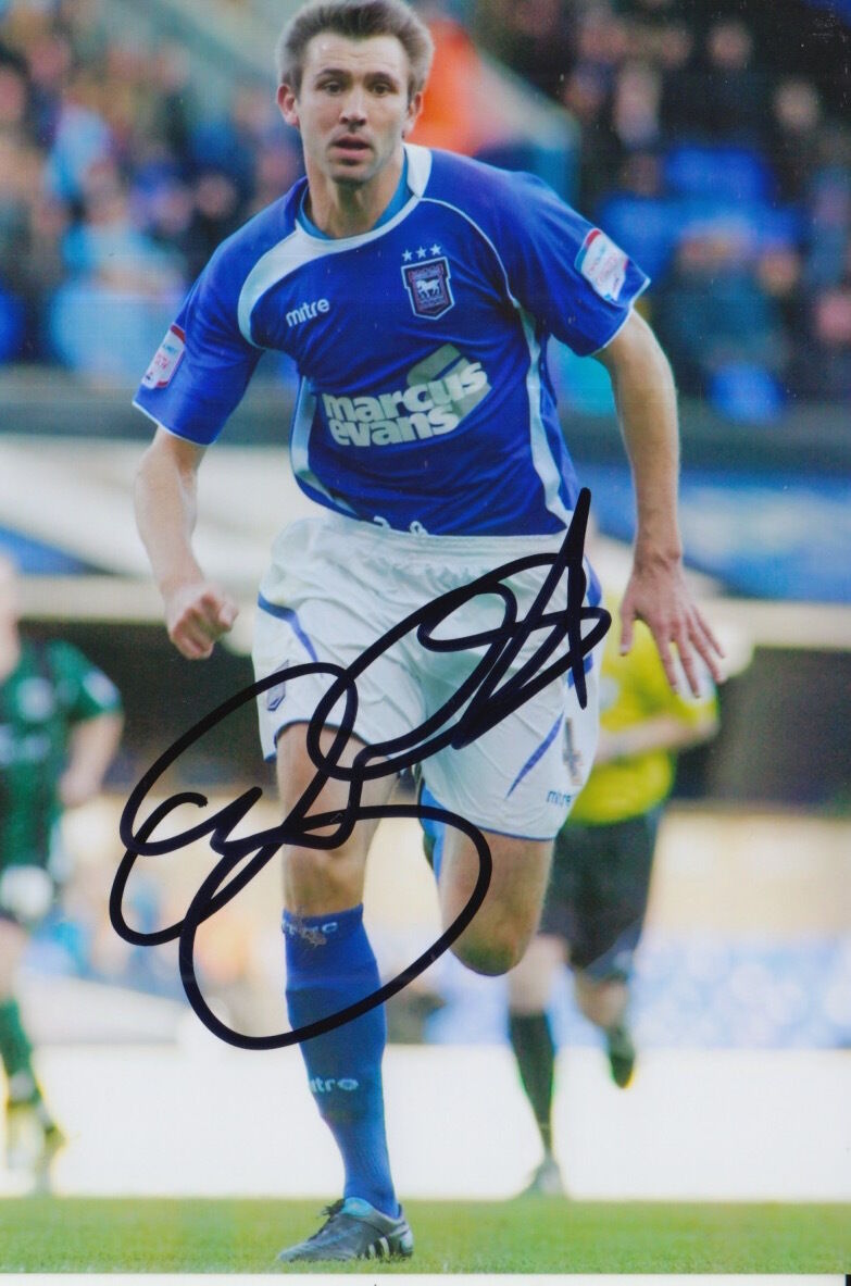 IPSWICH TOWN HAND SIGNED GARETH MCAULEY 6X4 Photo Poster painting 1.