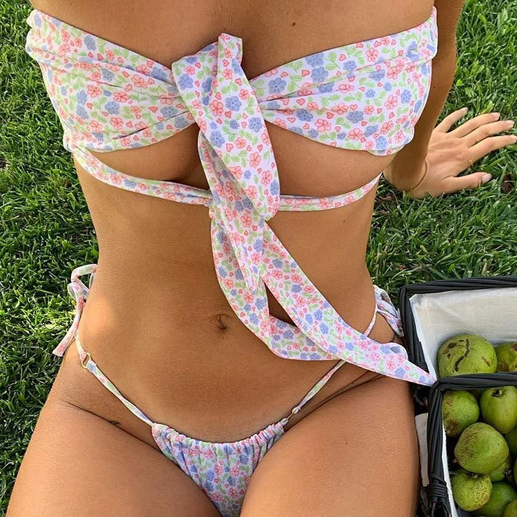 Sweet floral bikini (M)