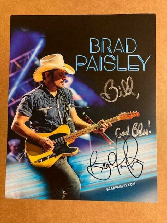 Brad Paisley Boldly Signed Stunning 8x10 Photo Poster painting & Guitar Pick COA