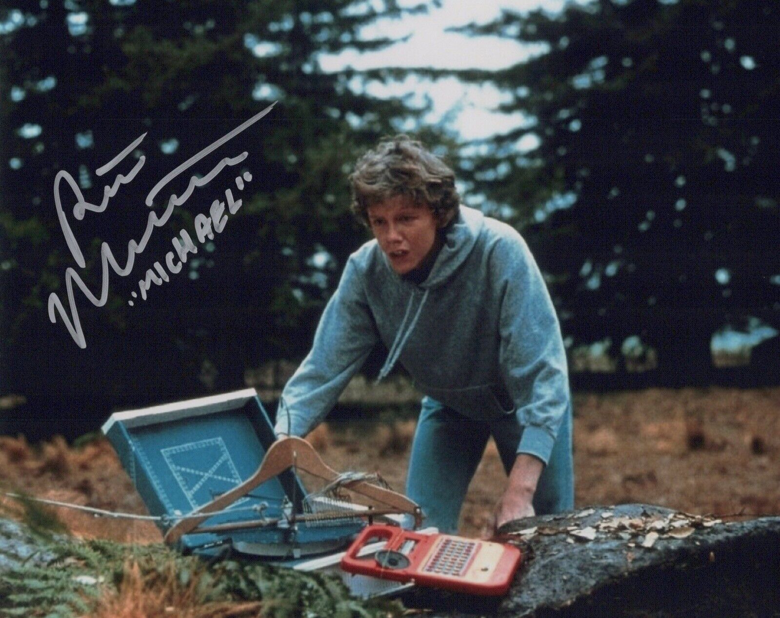 E.T The Extra Terrestrial Photo Poster painting signed by Robert MacNaughton as Michael IMAGE 2