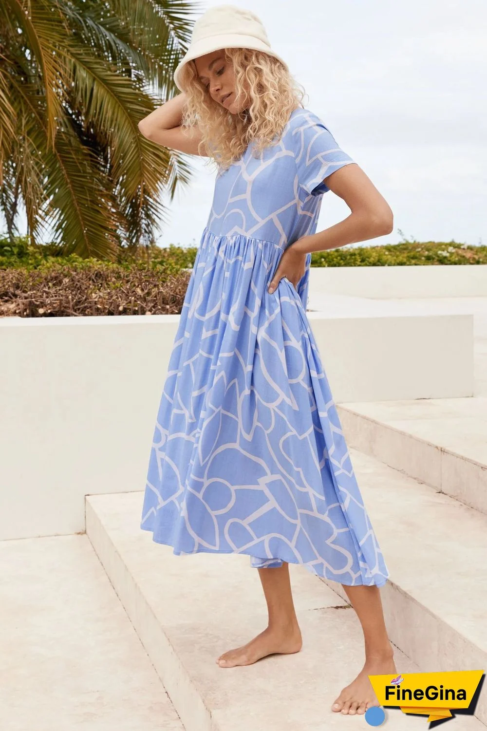 Women's Temperament Round Neck Short Sleeve Beach Loose Big Swing Dress