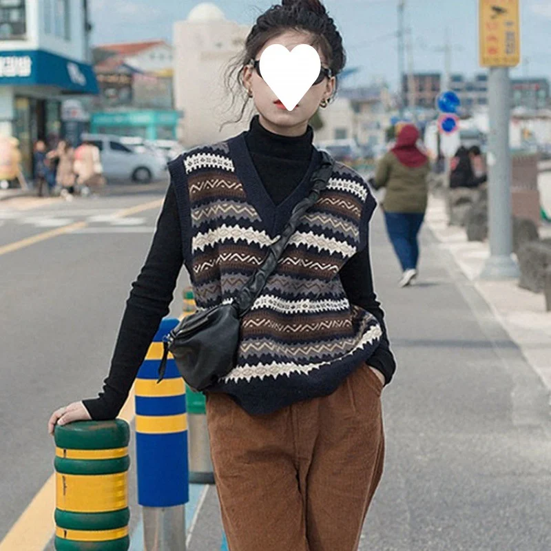 Uveng Uveng 2024 New Women's Sleeveless Shoulder Sweater Korean Version Of Loose External Knitted Vest Vest Short