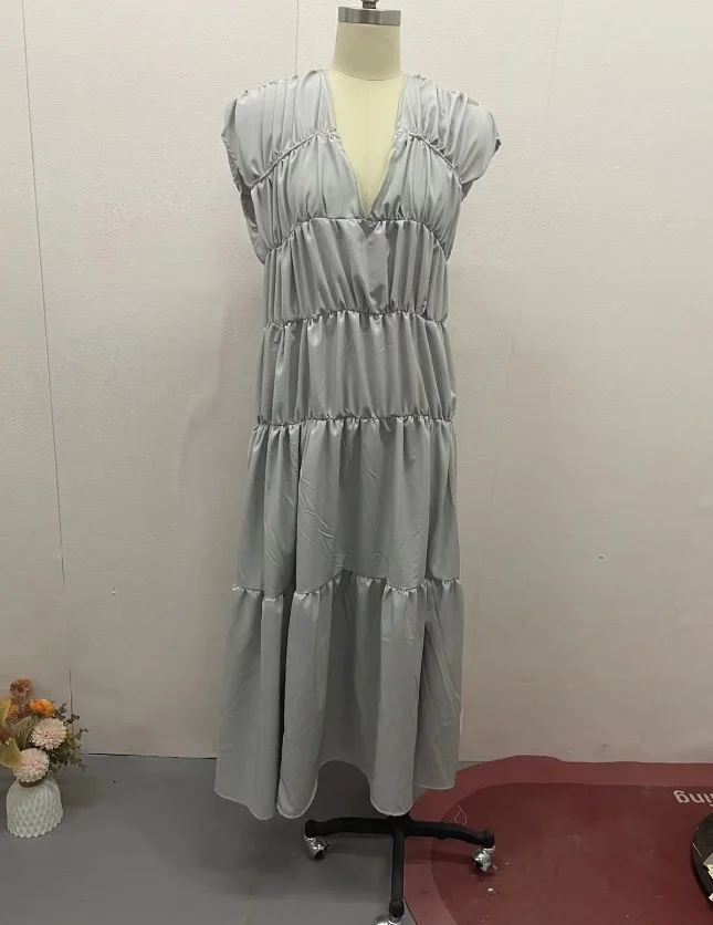Ueong Ueong 2024 Summer Women's Hot Style Round Collar Simple Pleated Dress