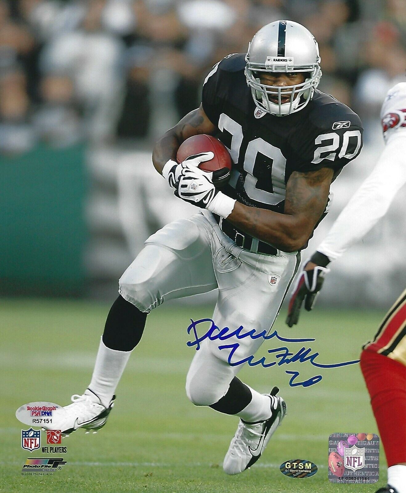 Darren McFadden Signed Raiders Football 8x10 Photo Poster painting PSA/DNA COA Picture Autograph