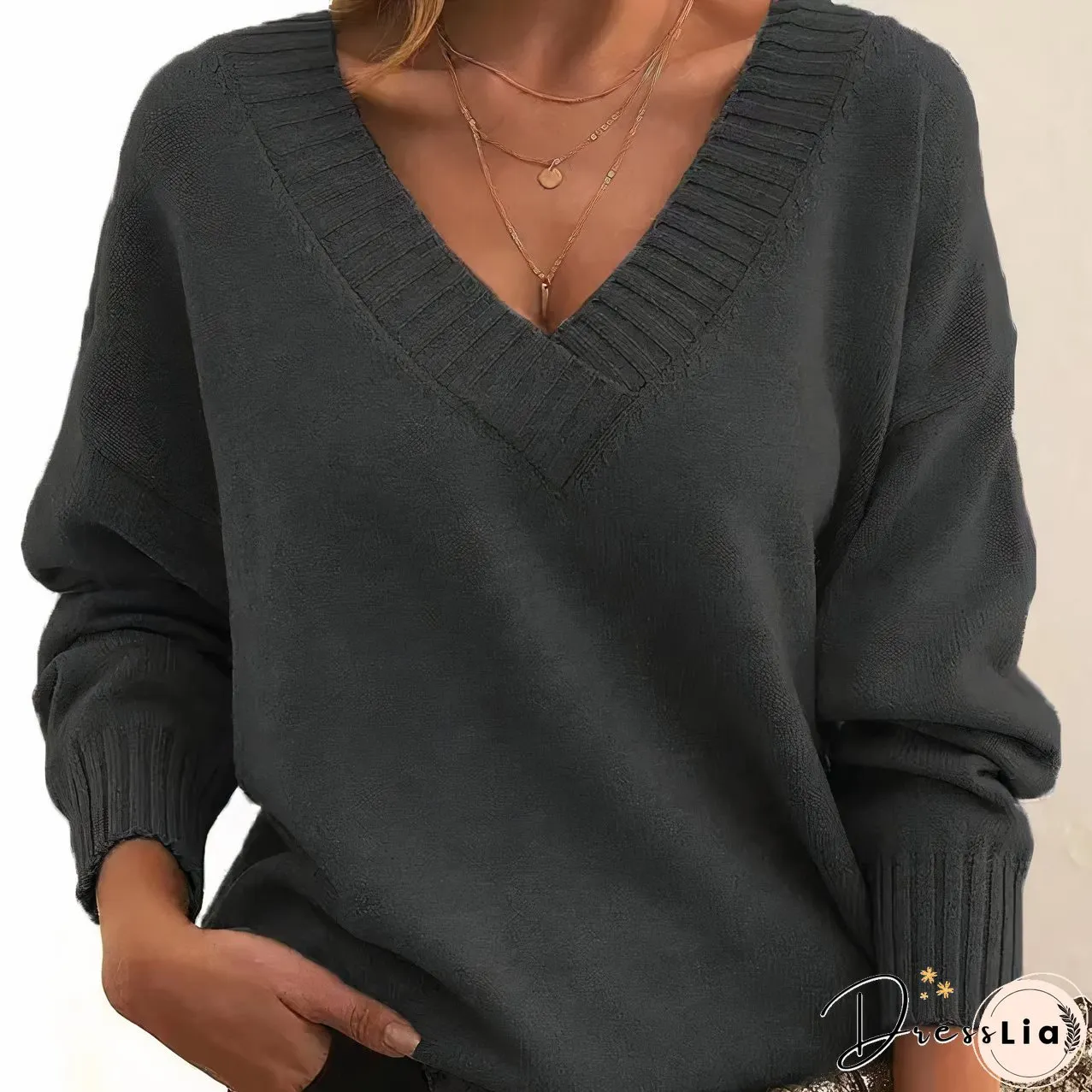 Fashionable and Minimalist winter Pullover