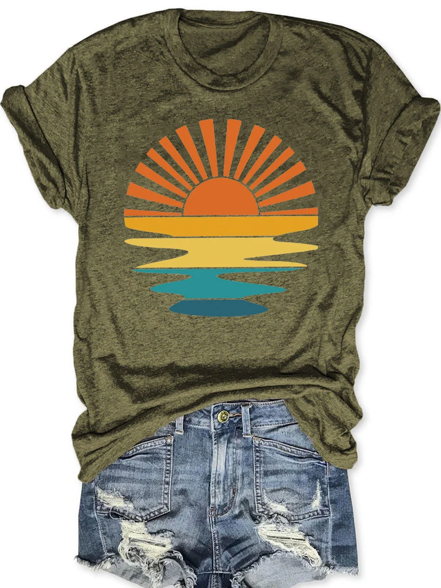 Retro Sunset Rays Wavy T-shirt